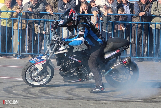 2013-05-25-pokazu-stuntu-motocyklowego-3