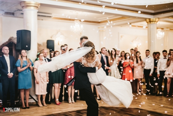 4. Wejście i pierwszy taniec - 2018-06-16 - Monika & Marcin (47)